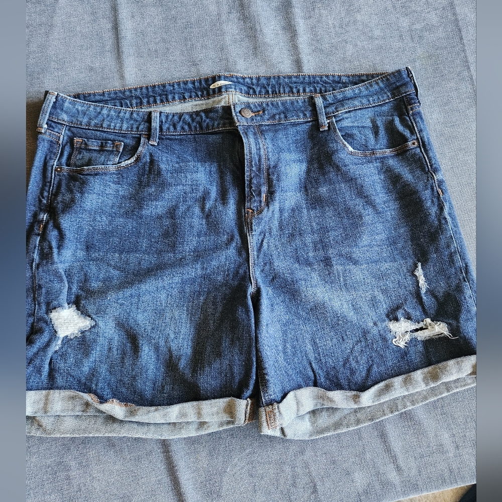 Old Navy Mid Rise Denim Shorts size 18